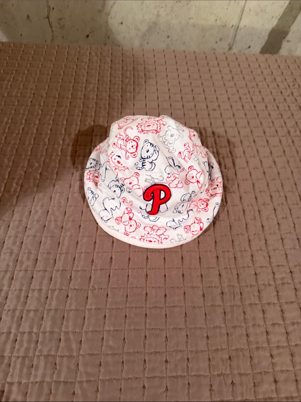 Kids White Cartoon Bucket Hat with Red P Patch